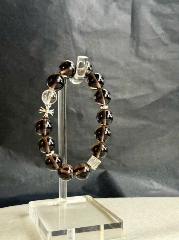 Obsidian on display! Black crystal + silver contrast, sleek & mysterious