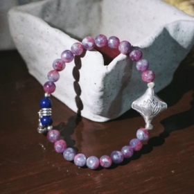 Flatlay of Plum Tourmaline Bracelet, Lapis Lazuli & Vintage Silver Mix, Wood-Water-Metal Energy Shows Minimalist Luxury