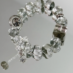 Display of Green Phantom Quartz & Neo-Chinese Silver Bracelet, Silver Totems Show Wood-Gold Neo-Chinese Philosophy