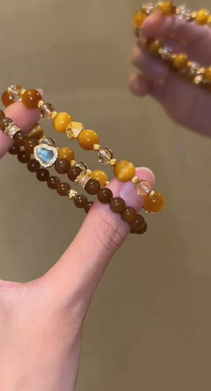 Display of Nephrite Sugar Jade & Aquamarine Gourd Bracelet, Brown-Blue Symbiosis, Earth-Water Energy Blooms Warm Illusion-Breaking