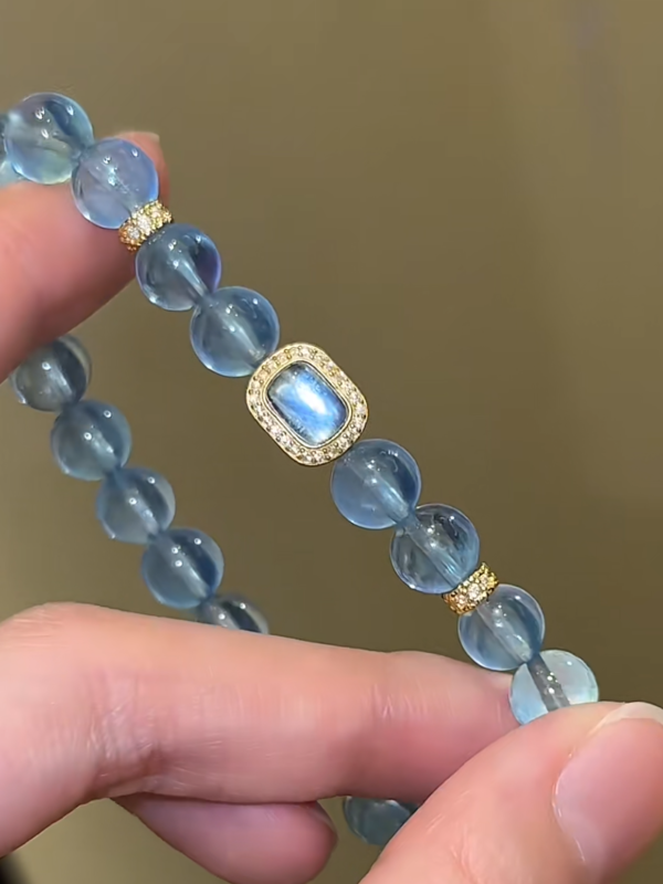 Close-Up of Devil’s Blue Aquamarine & S925 Silver-Gold Bracelet, Icy Blue Clarity, Water-Gold Energy Unleashes Communication Power