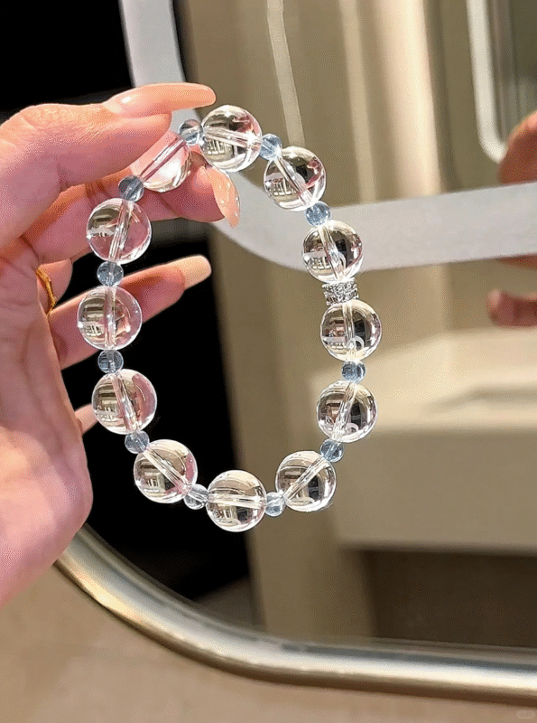 Close-Up of Clear Quartz & Aquamarine Bracelet, Quartz’s Pure Translucency, Aquamarine’s Ice-Blue Accents, Water-Gold Energy Shows Mental Clarity