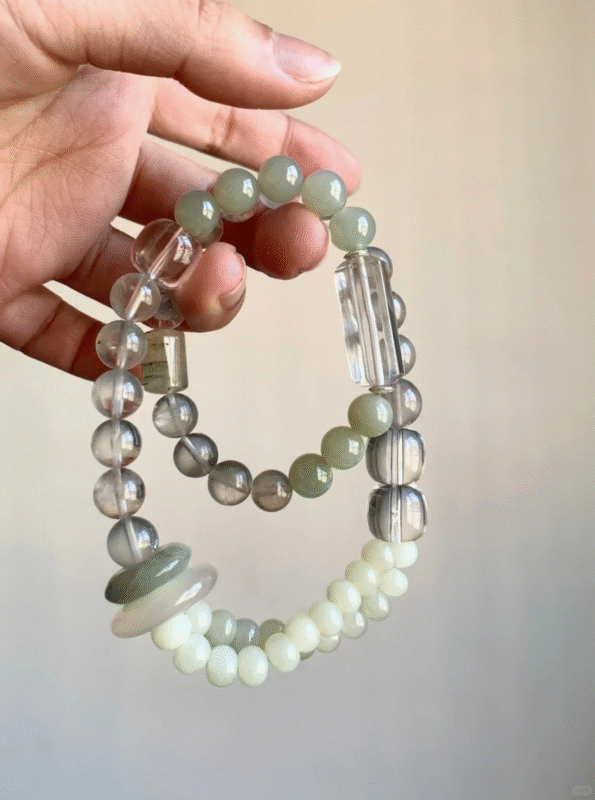 Held Hetian Jade Beads, Gentle Texture Shows Eastern Aesthetics, Earth Nurtures Inner Calm