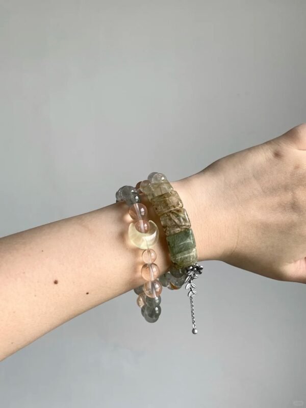 Close-Up of Bracelet Details, Rabbit Hair & Enhydro Arranged, Wood-Fire Energy Nurtures Heart-Chakra