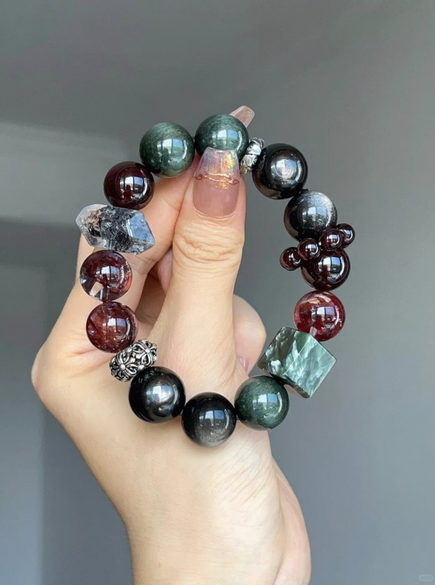 Full View of Wood-Water-Fire "Midnight Blaze" Bracelet, Green Dragon Crystal & Garnet Main Tone, Dark Five Elements Symphony