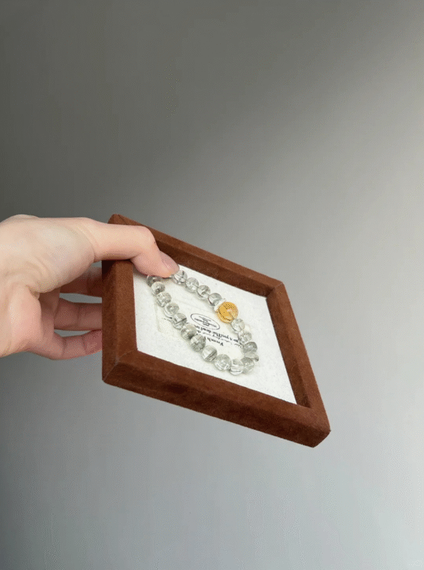 Hand-Holding Chlorite Quartz Bracelet, Phantom Layers & Citrine Resonance, Wood-Fire Energy Manifests