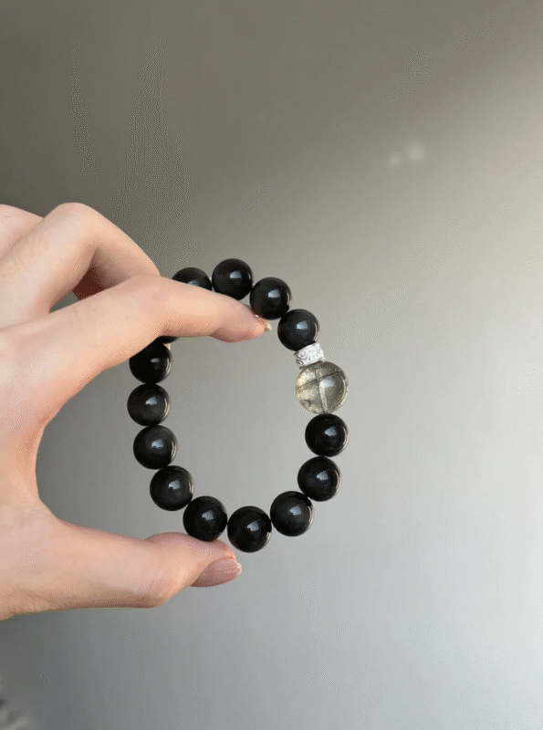 Wrist-Worn Obsidian Bracelet, Jet Patterns & Chlorite Quartz Resonance, Water-Wood Energy Manifests