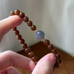 Pinching Bracelet to Show Earth-Water-Metal Cycle, Protection Power Endures