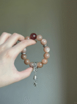 Hand-Touching Orange Moonstone × Strawberry Quartz Bracelet, Double Fire Resonance Upgrades Fate