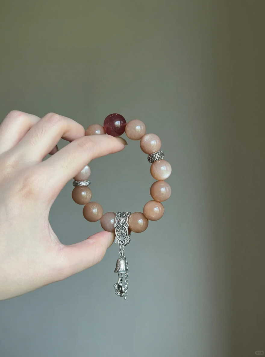 Hand-Touching Orange Moonstone × Strawberry Quartz Bracelet, Double Fire Resonance Upgrades Fate