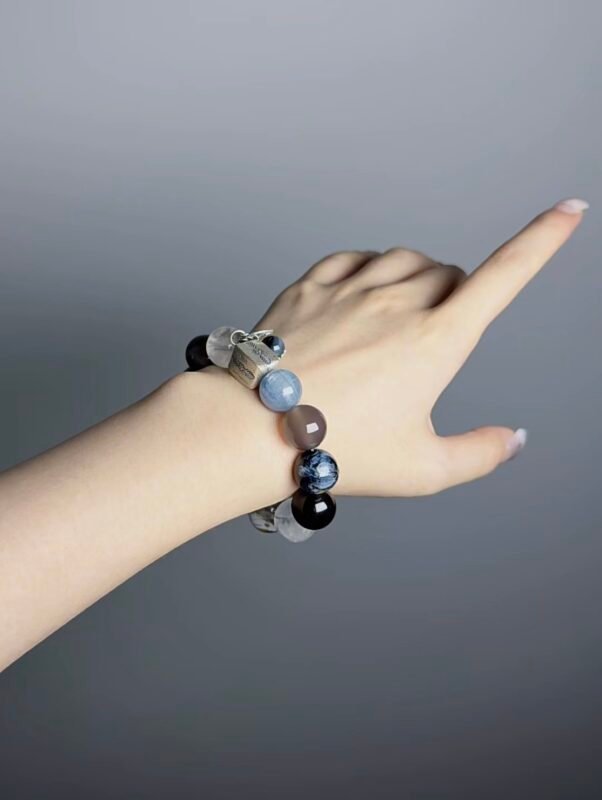 Hand-Touching Earth 2.0 Bracelet, Water-Metal Sync Boosts Mental Insight