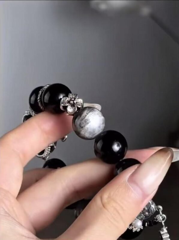 Hand-Touching Hell’s Eye, Water Veins Deepen Spiritual Insight