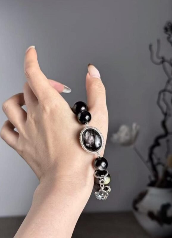 Wrist-Wearing Wushan Flower Bracelet, Silver Anchors Protection Field