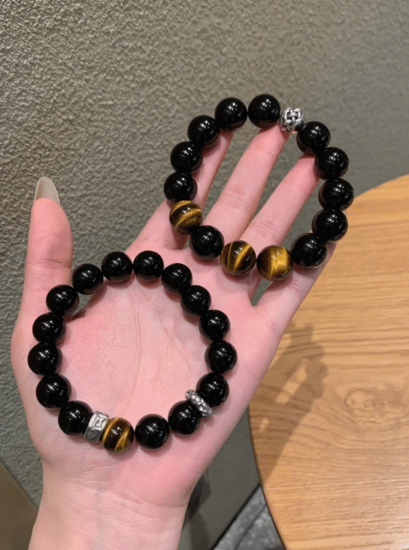 Stacked Bracelets, Water-Metal-Earth Sync Boosts Fate Resilience