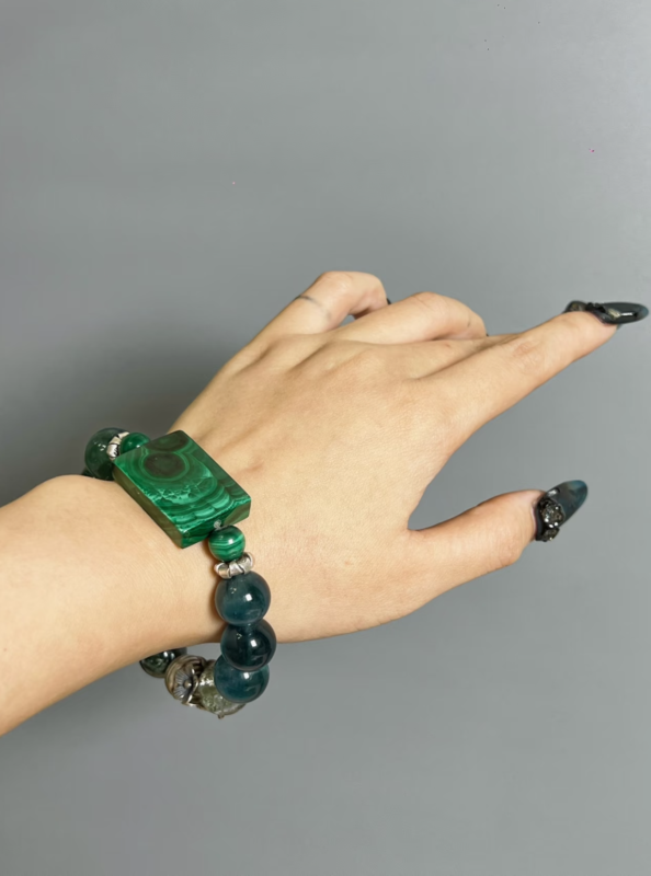 Hand-Wearing Malachite Bracelet, Wood-Water-Metal Sync Boosts Nature Awakening
