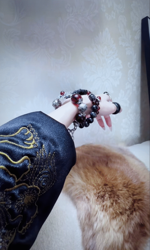 Xiu Jade Bracelet Display, Earth-Fire-Metal Protection Finale