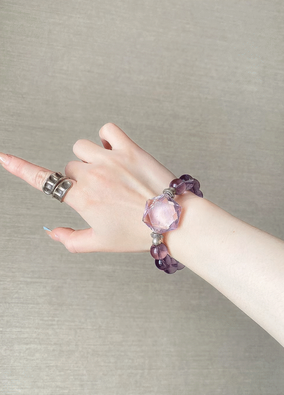 Hand-Wearing Amethyst Azeztulite Bracelet, Water-Metal Sync Boosts Intuition Awakening
