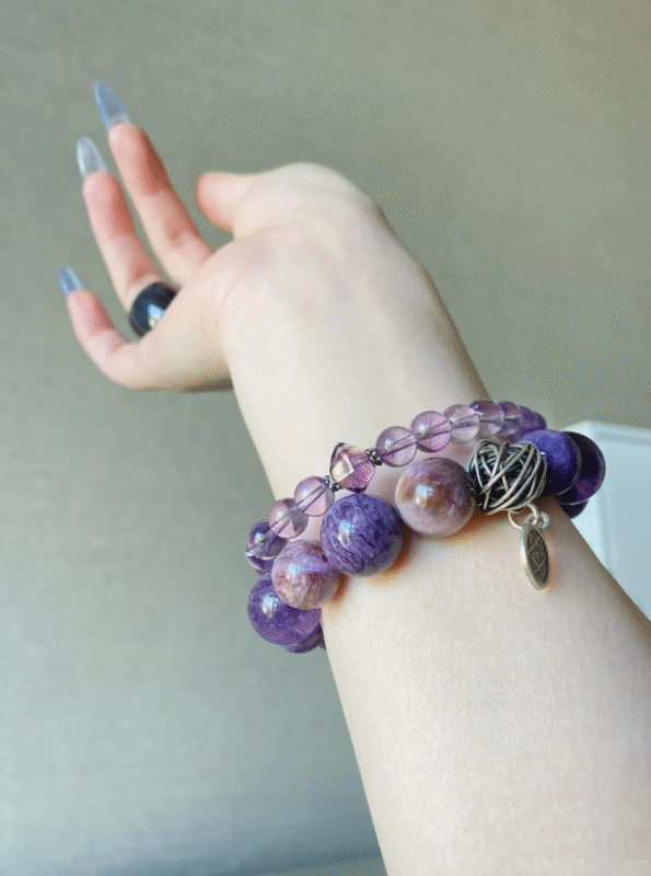 Hand-Wearing Charoite & Amethyst Multi-Gem Bracelet, Wood-Fire Energy Weaves Spiritual Awakening Field