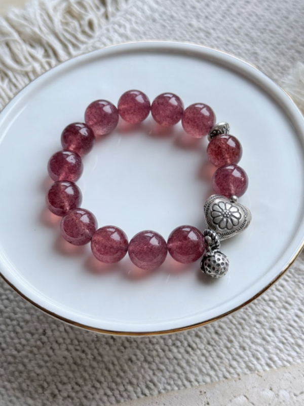 Star Strawberry Quartz Bracelet Display, 12.5mm Beads & Silver Unite