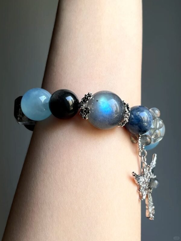 Hand-Wearing Multi-Gem Bracelet with Black Gold Super Seven, Gray Moonstone & Aquamarine, Water-Metal Energy Weaves Spiritual Field