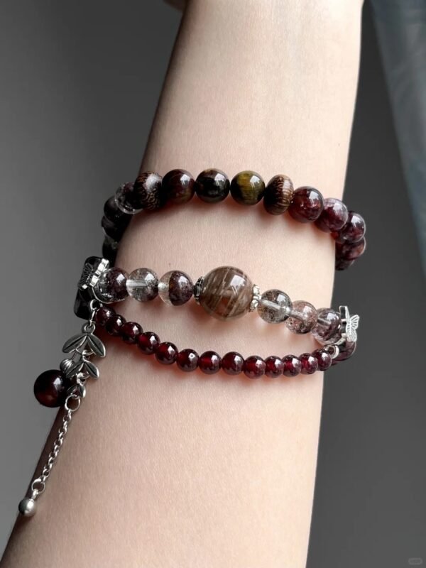 Hand-Adjusting Multi-Gem Bracelet, Fire-Earth-Metal Sync Boosts Action Awakening