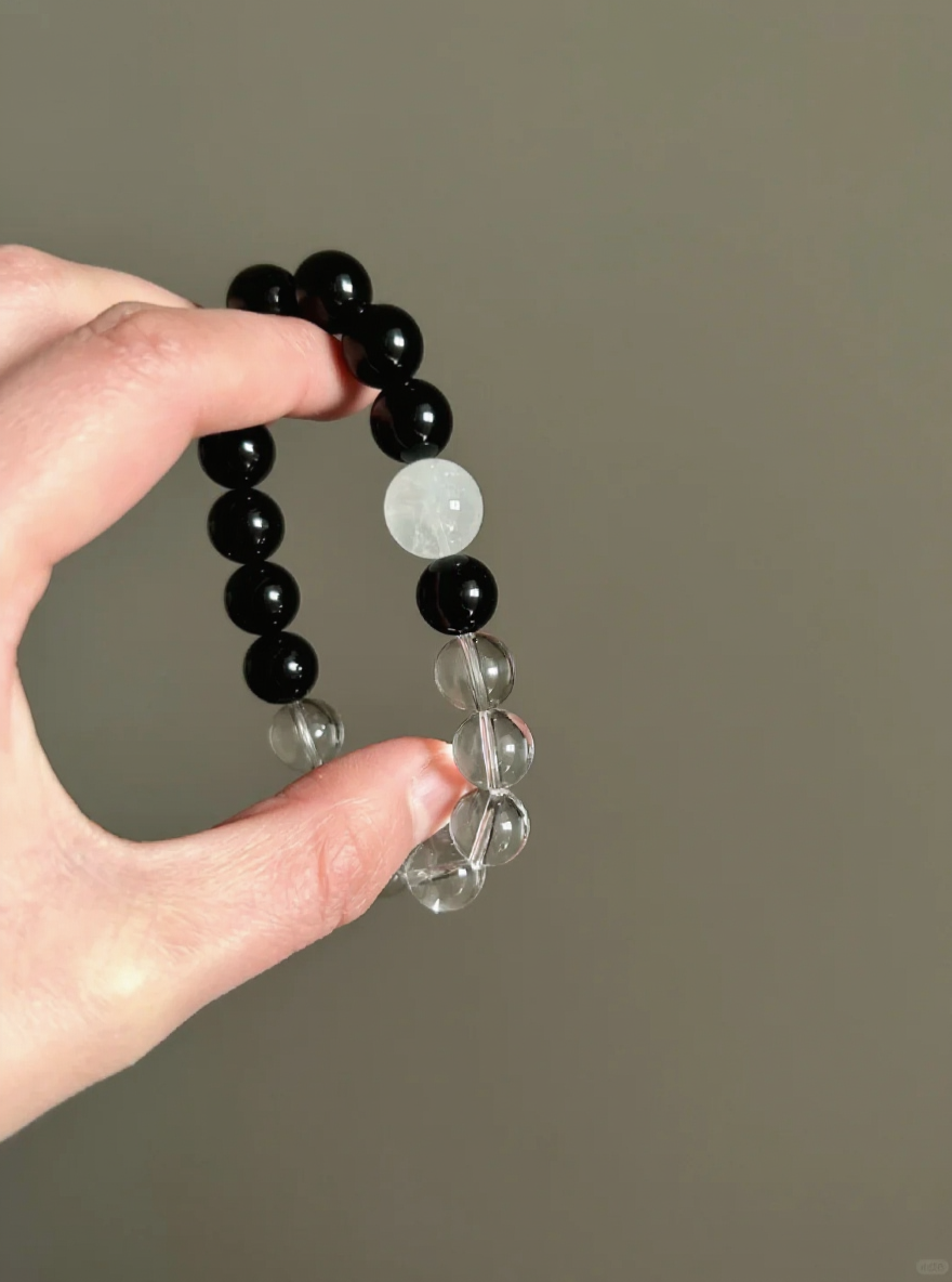 Hand-Wearing Bracelet with Obsidian, Clear Quartz & White Phantom, Water-Metal-Earth Energy Purifies Field