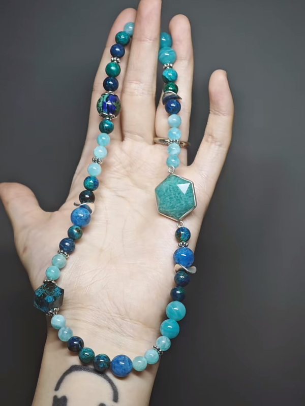 Wearing the double-strand bracelet, experiencing layered transformation and energy resonance of water, wood, and metal