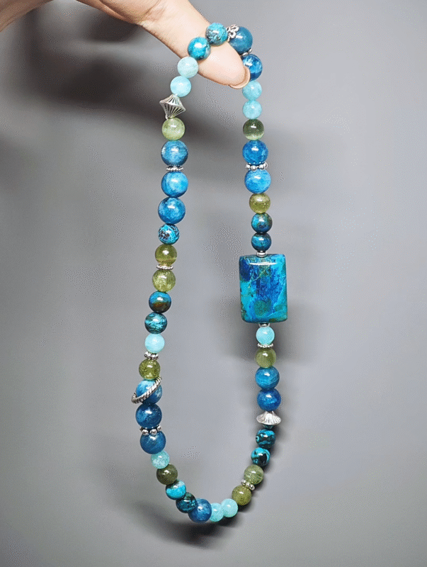 Split display of the double-strand bracelet, independent and synergistic energy of Chrysocolla, Green Grandidierite, Amazonite, Blue Apatite