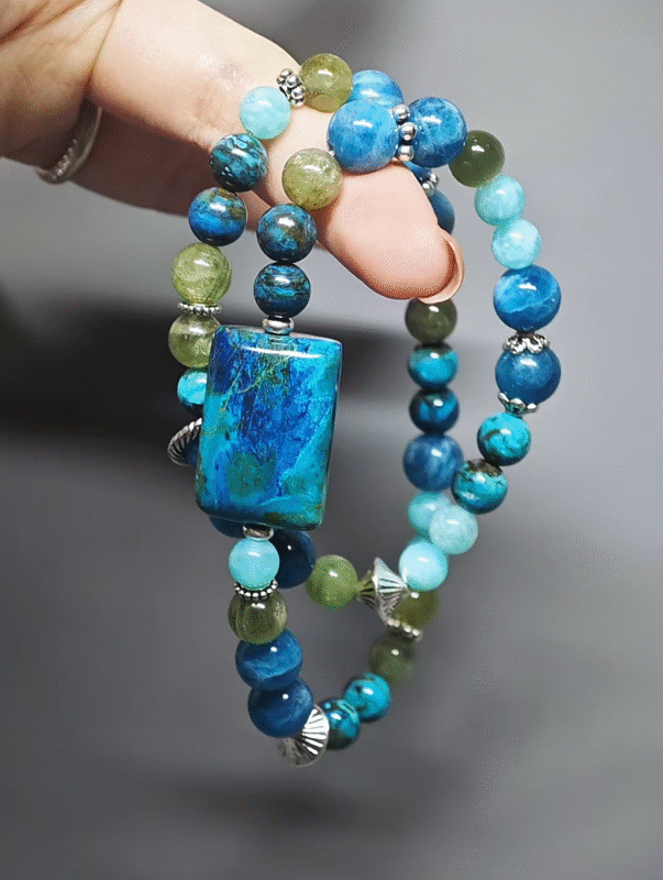 Details of 7mm Green Grandidierite, layered earth-element stability