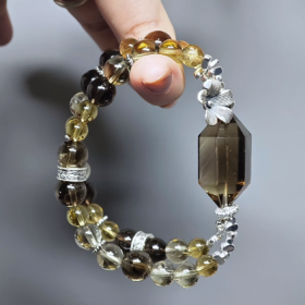 Split display of the double-strand bracelet, independent and synergistic energy of Smoky Quartz and Tea-Yellow Citrine