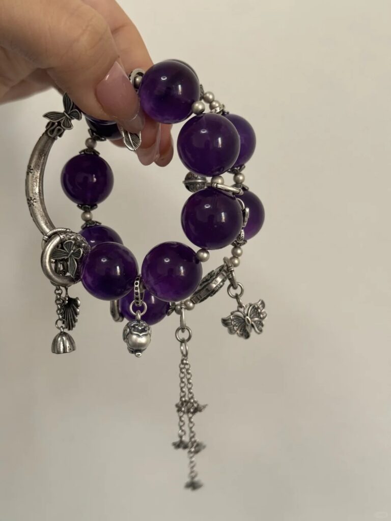 Multi-angle display of 19mm Amethyst bracelet, full narrative of water-metal energy field