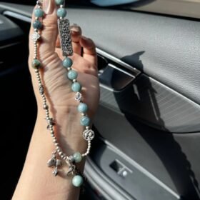 Wearing Blue-Green Quartz bracelet in car, water-metal energy’s mobile protection