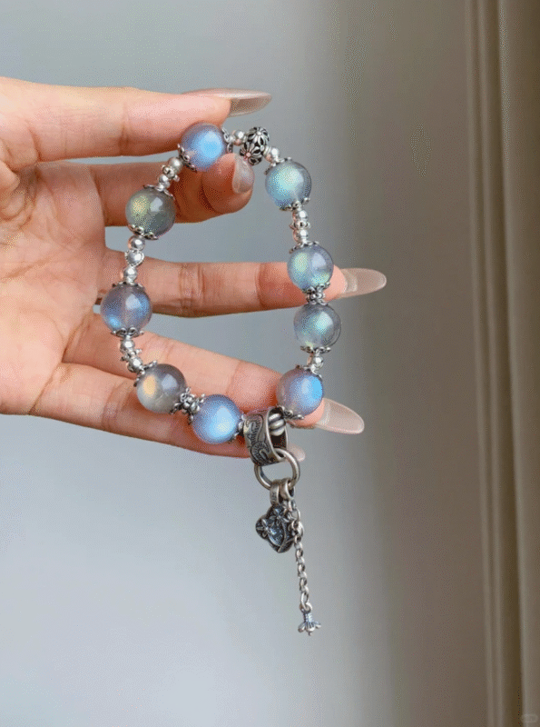 Wearing Gray Moonstone bracelet, daily water-metal energy nourishment