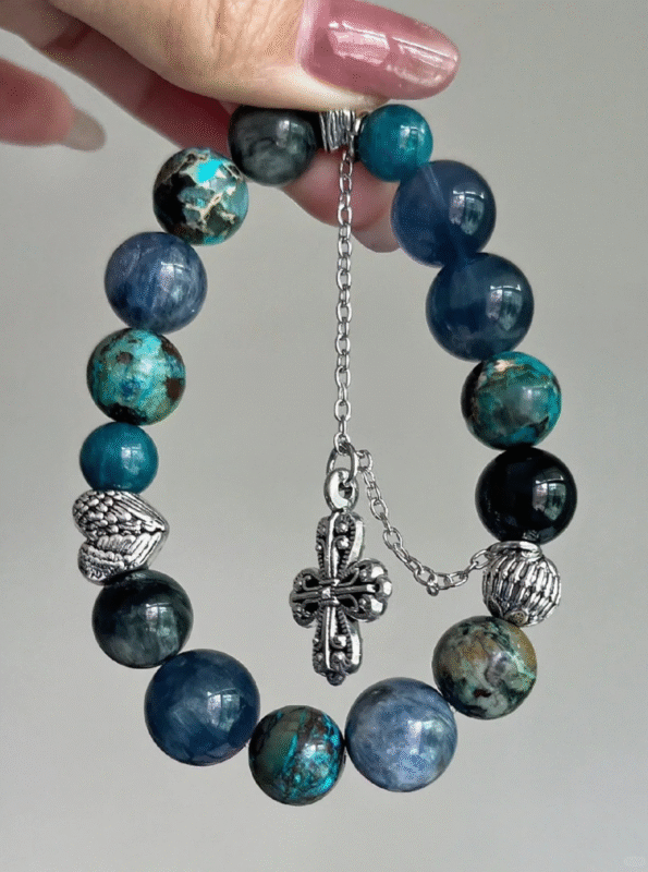 Multi-gem bracelet with cosmic vibe, blue-metal cosmic resonance