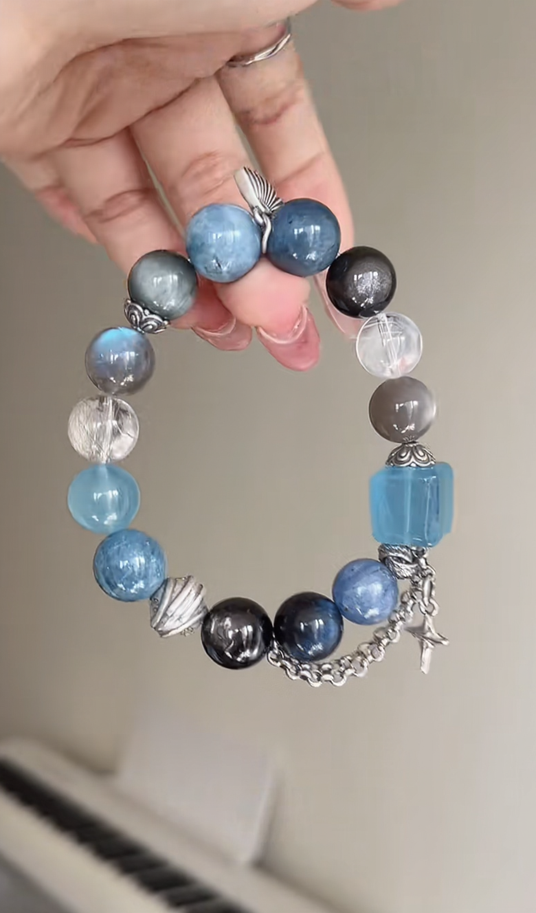 Detail of 12mm Black Flash Aquamarine, Water Veins Enhance Intuition Manifestation