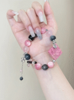 Hand-Wearing Rhodonite Bracelet, Fire-Earth-Water-Metal Sync Boosts Spiritual Awakening