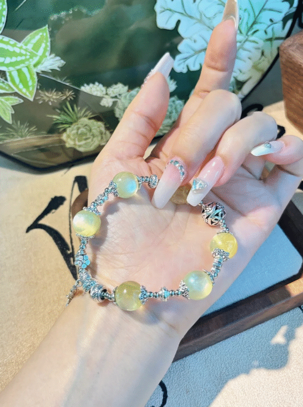 Hand Adjusting Golden Lepidolite Bracelet, Earth-Metal Energy Rewrites Wealth Fate