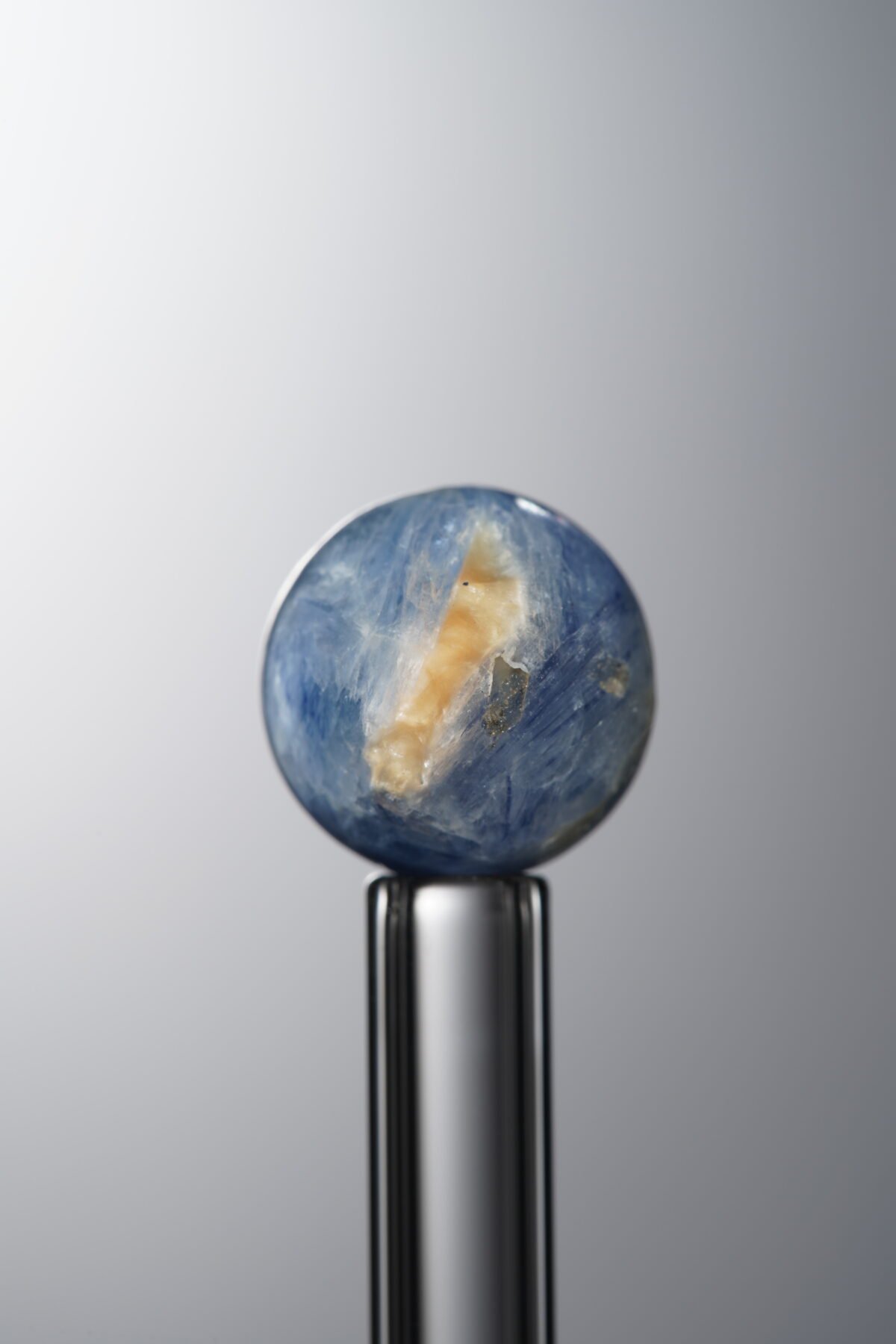 Kyanite-Blue-11mm - Image 1