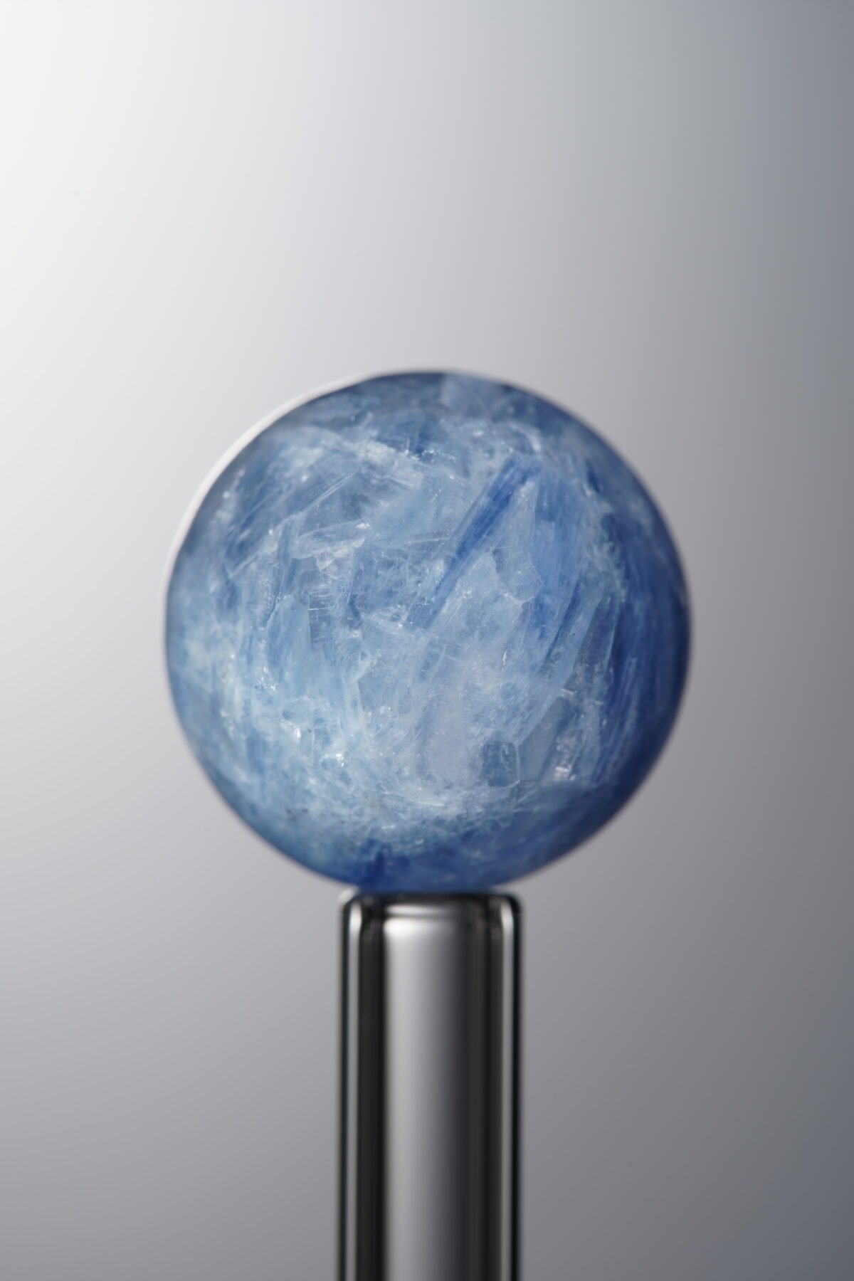 Kyanite-Blue-14mm - Image 1