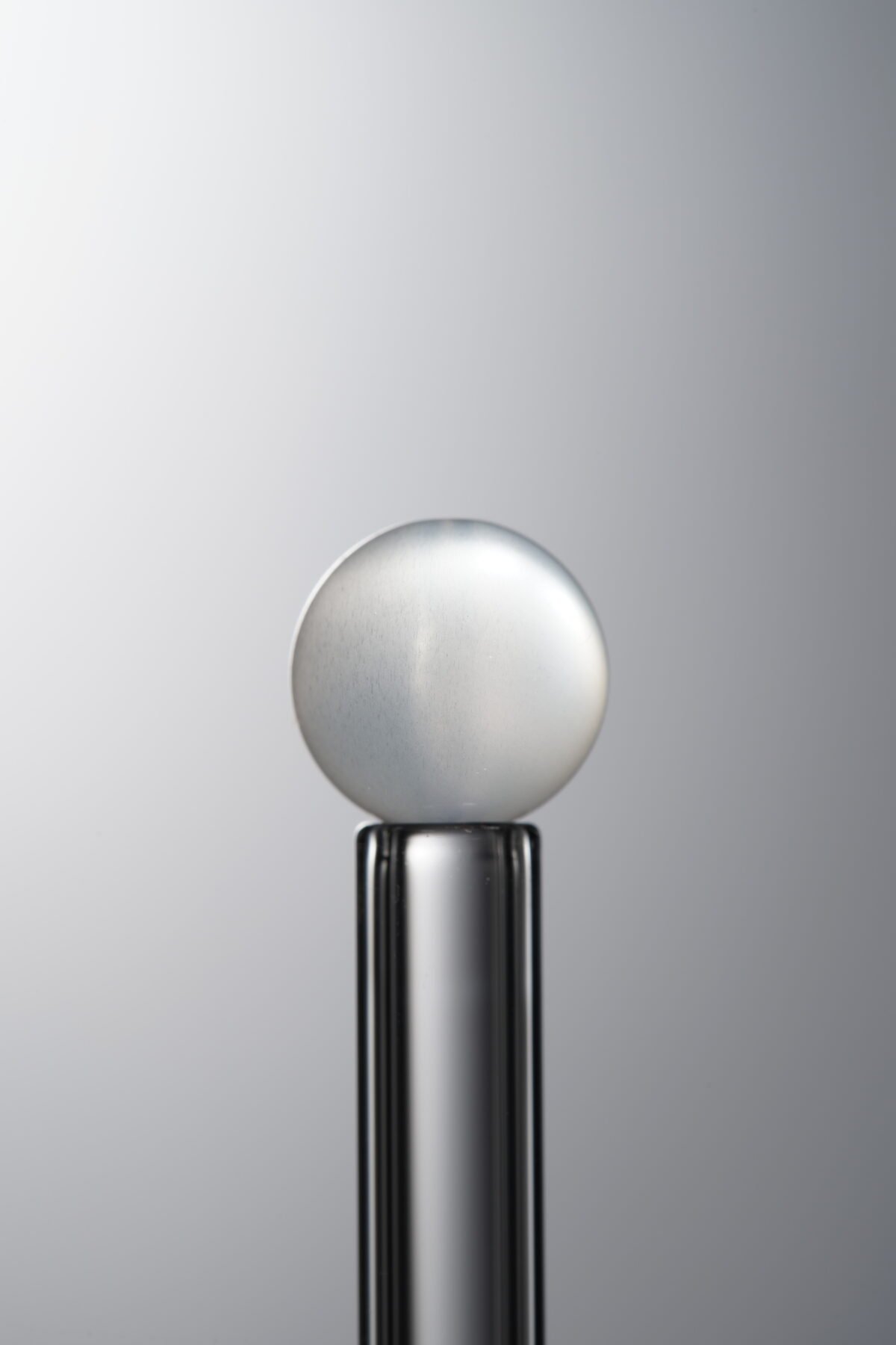 B6-41 (1) Moonstone-Silver-8mm - Image 1