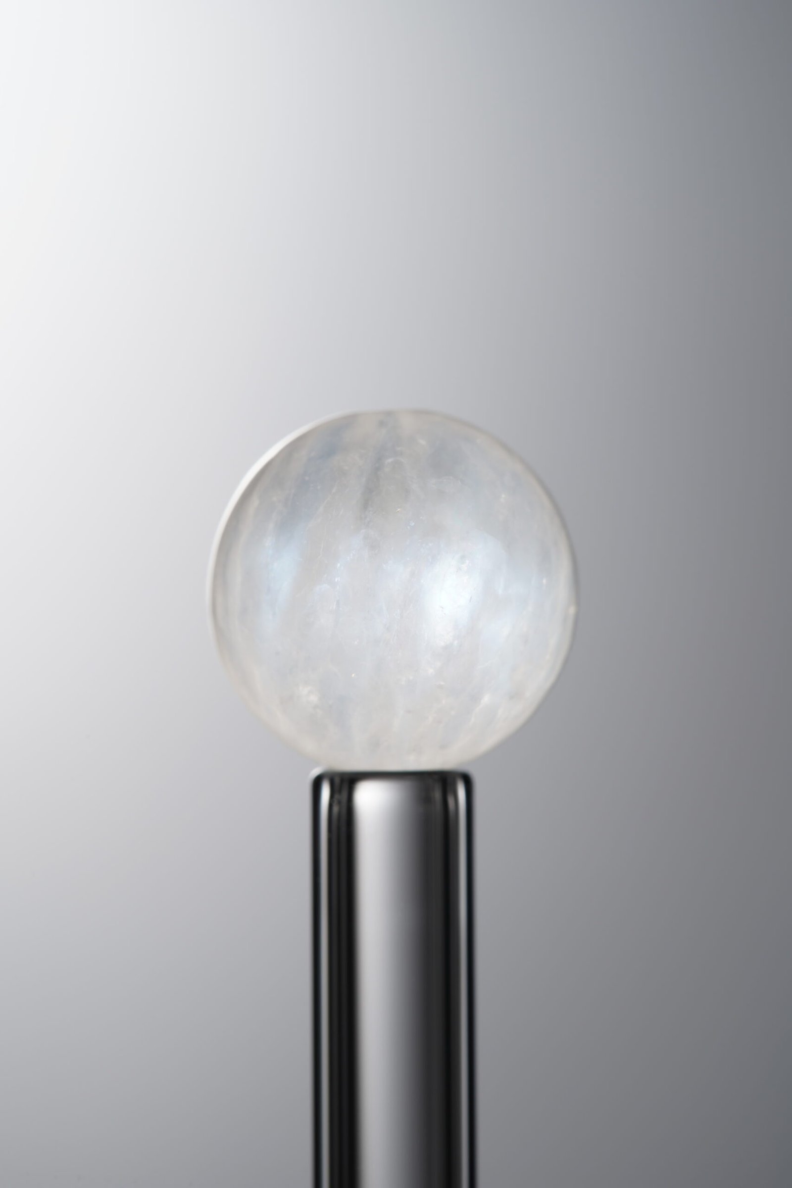 B7-13 (4) Moonstone-White&Blue-11mm - Image 1