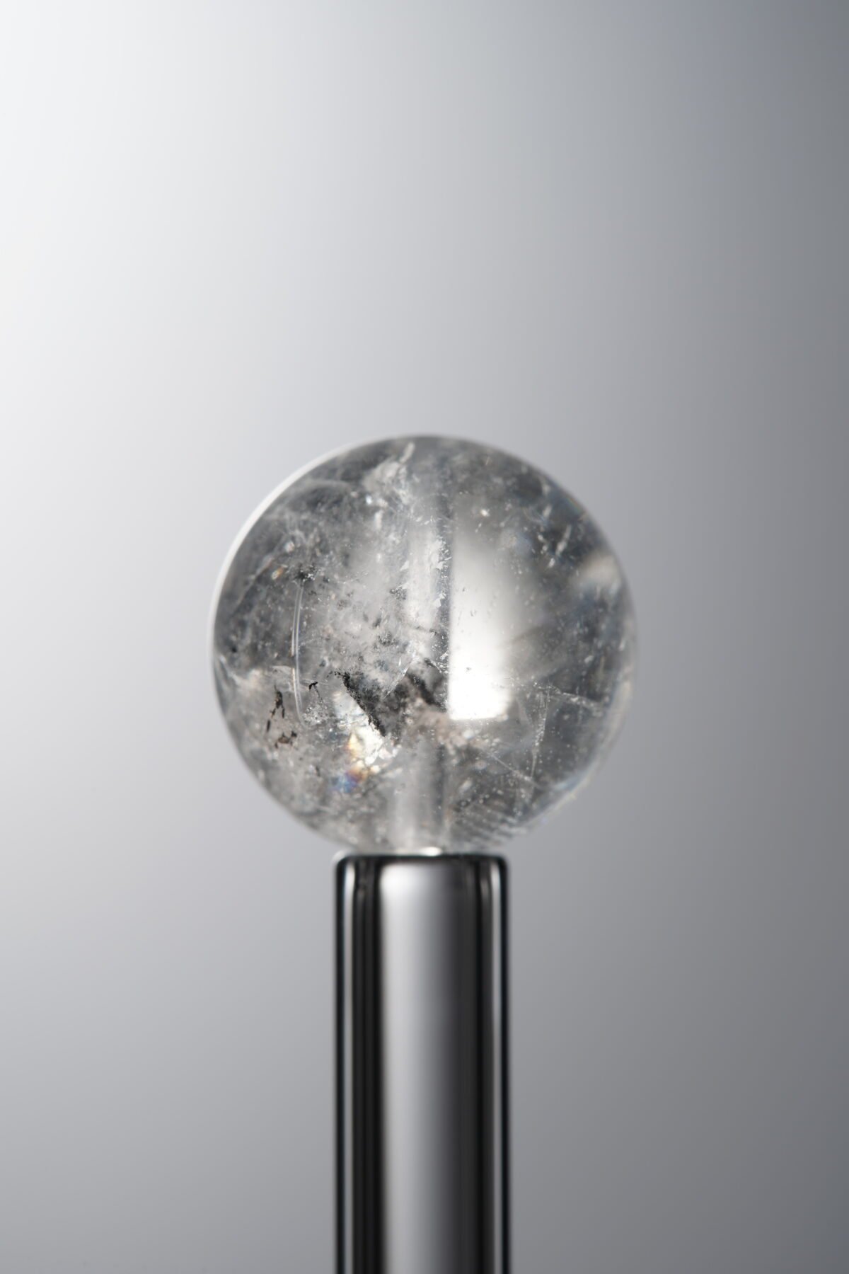 C8-62 (1) Crystal-White&Black-12mm - Image 1