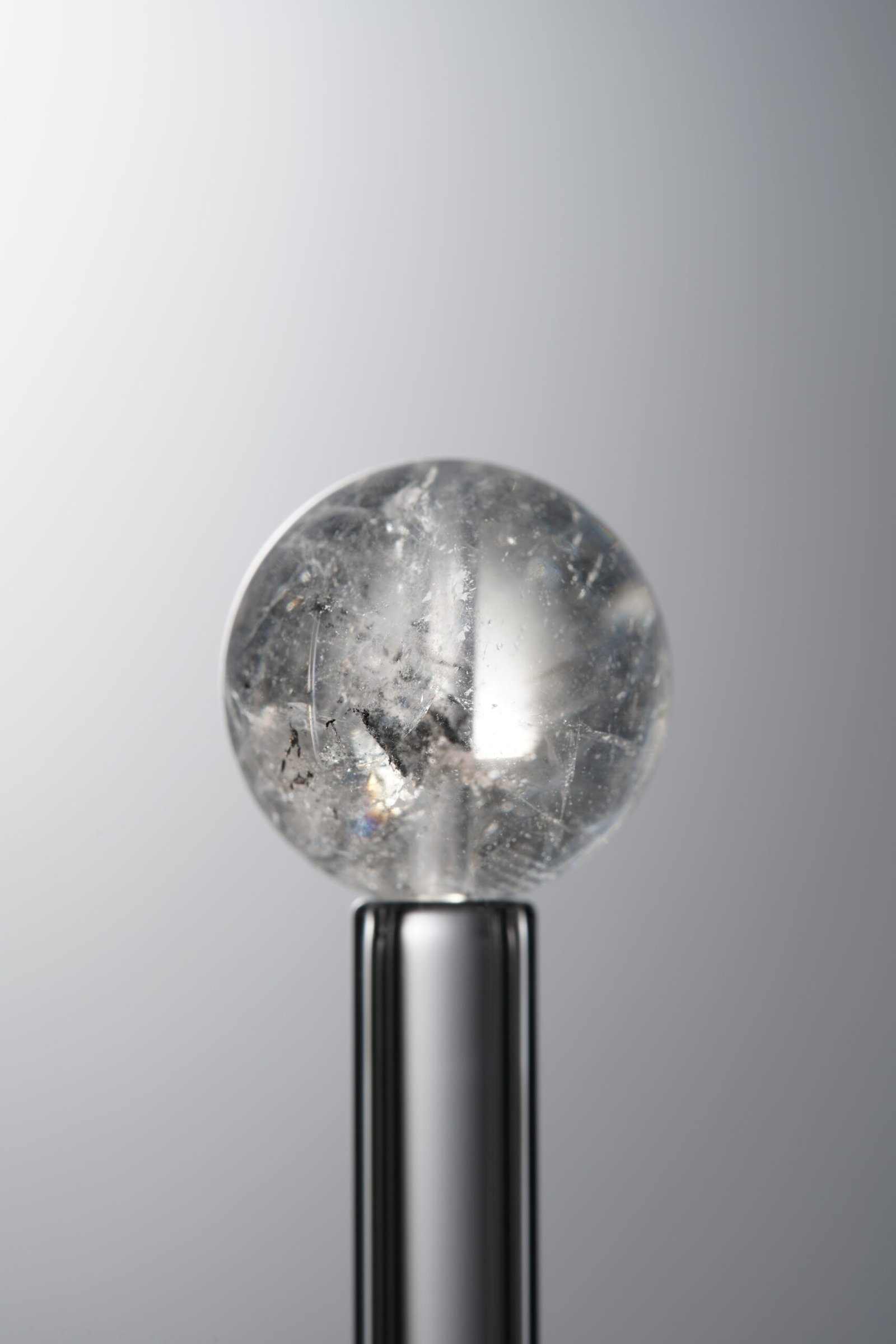 C8-62 (1) Crystal-White&Black-12mm - Image 1