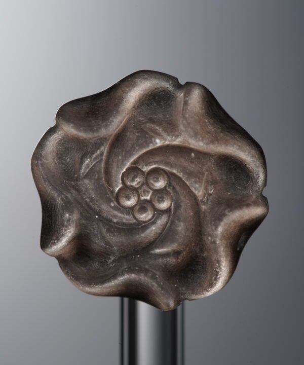 Obsidian-Silver-Peony-18mm