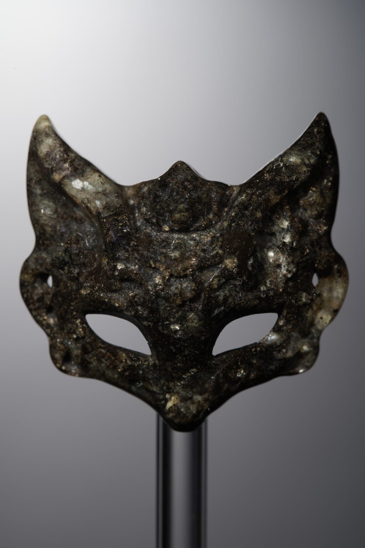 Serpentine Jade-Black-Fox-32mm - Image 1