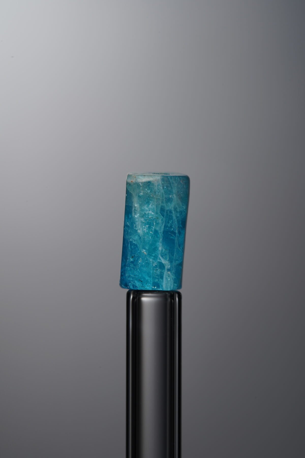 Apatite-Blue-Long Barrel Bead-10mm - Image 4