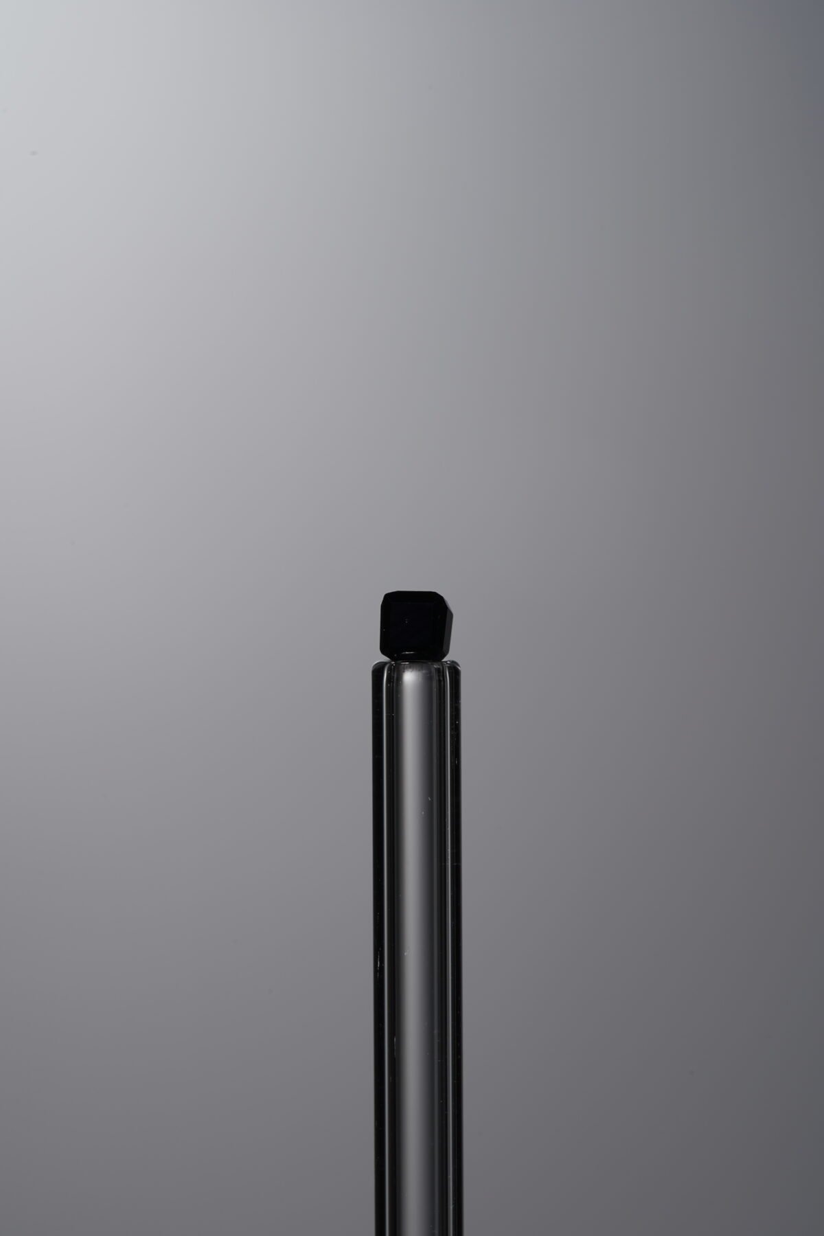 Spinel-Black-Cube-2mm - Image 3