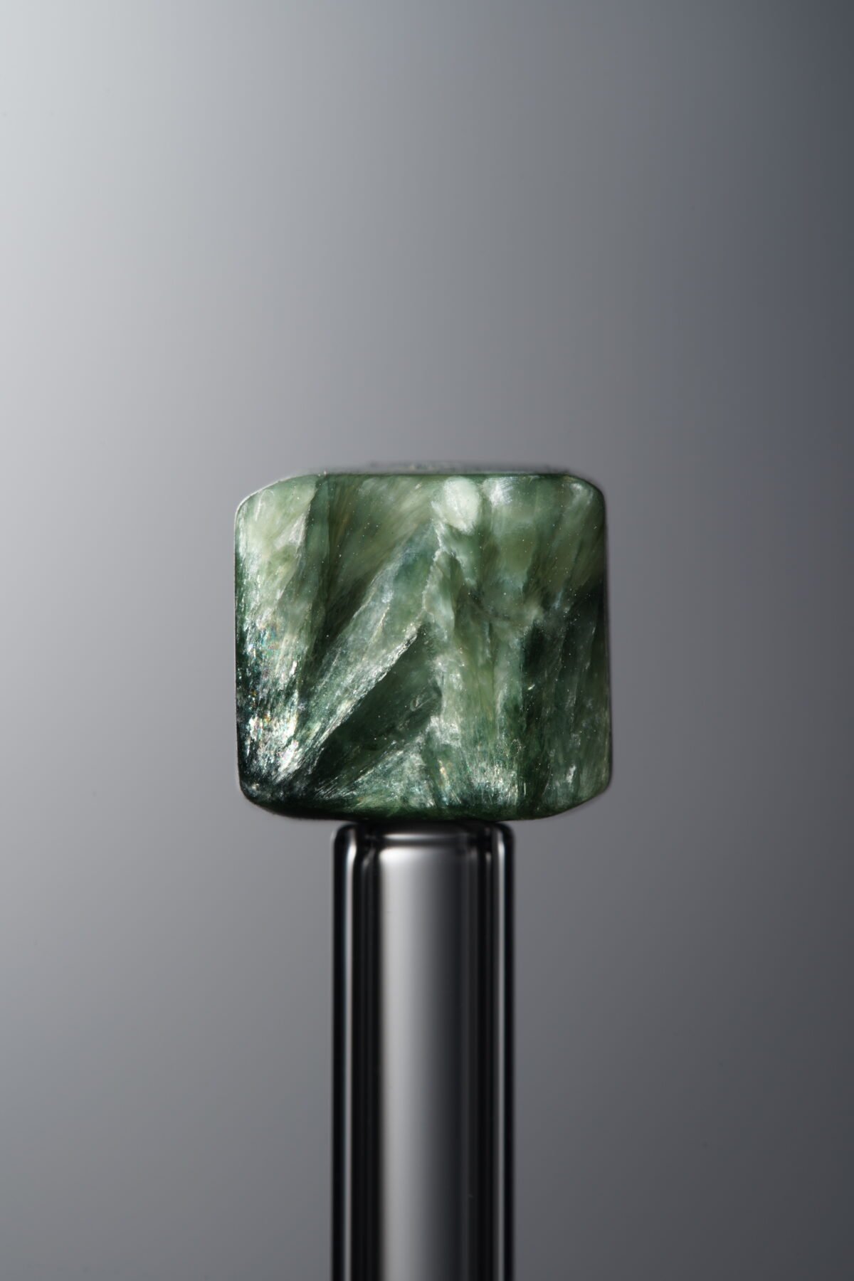 Seraphinite-Green-Cube-9mm - Image 1