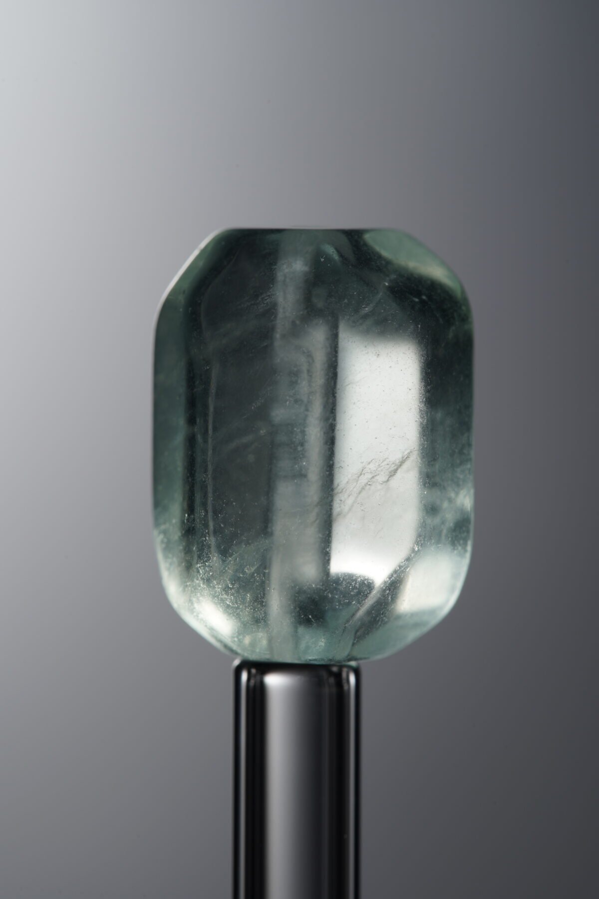 D5-341 (4) Fluorite-Green-Long Freeform-17mm - Image 1