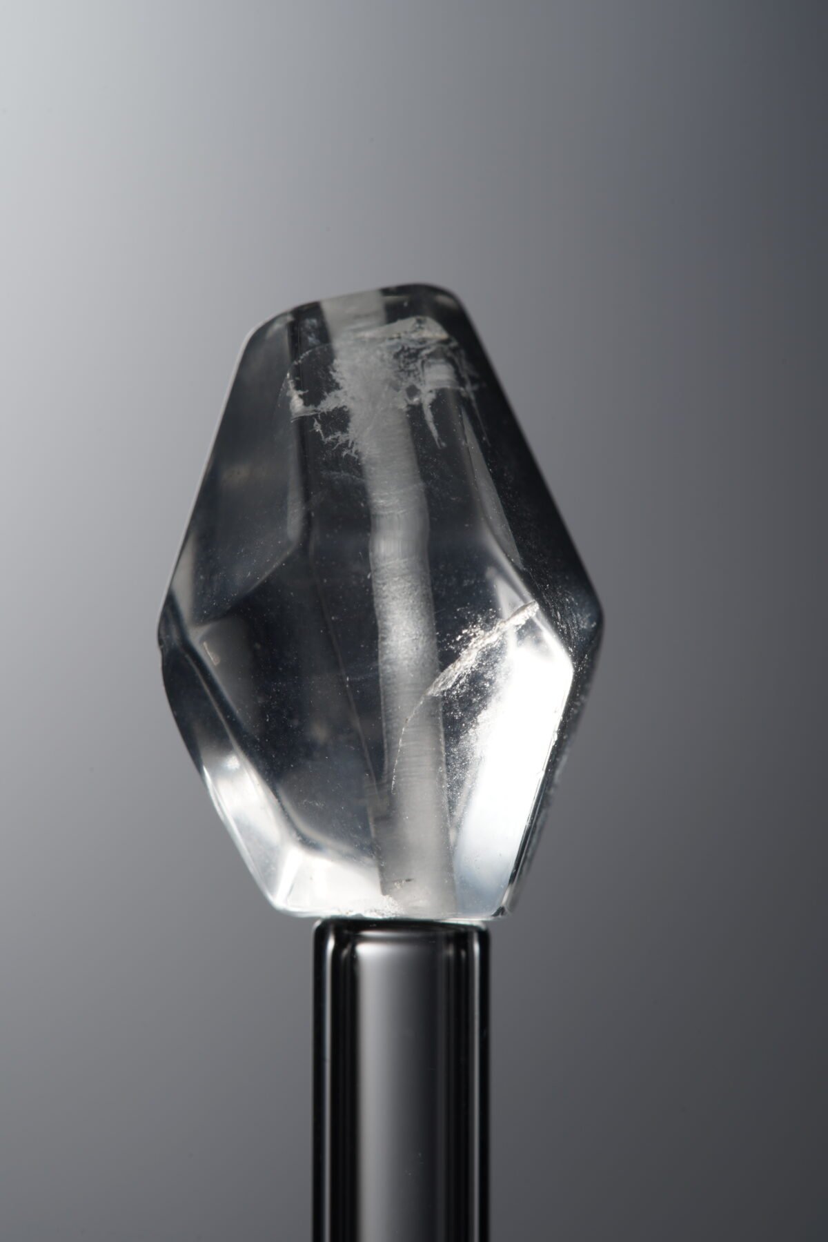 D6-461 (1) Crystal-White-Square Freeform-18mm - Image 1
